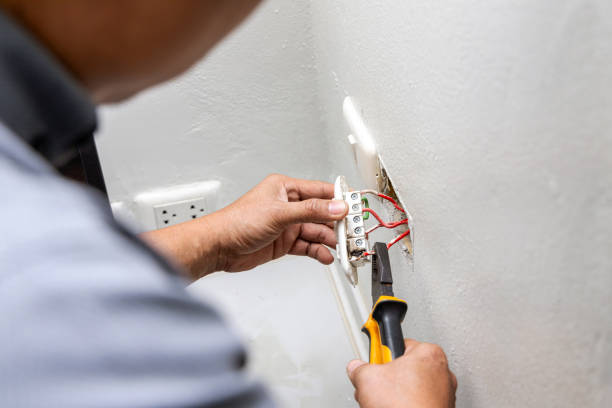 Best Affordable Emergency Electrician  in Holt, AL